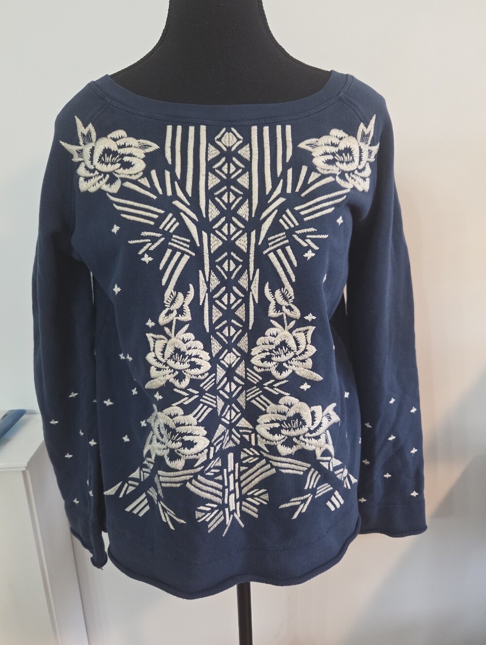 Johnny Was embroidered cotton sweatshirt Sz S ( Oversized)